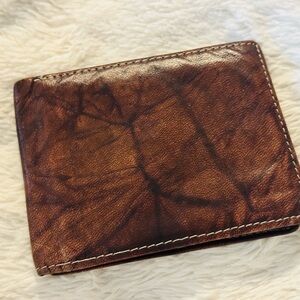 Classic Brown Leather Bi-Fold Wallet - Men Accessories